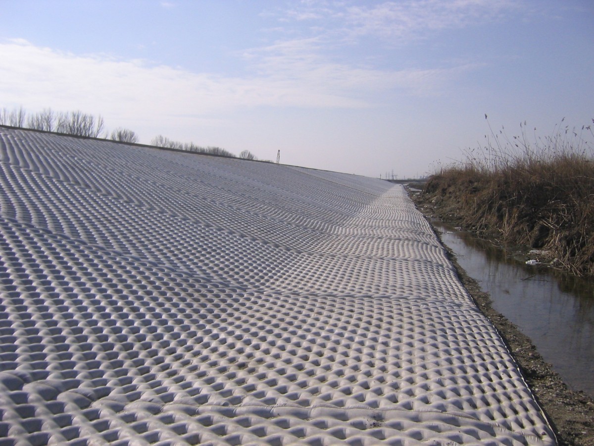 Бетондалатын төсеніш